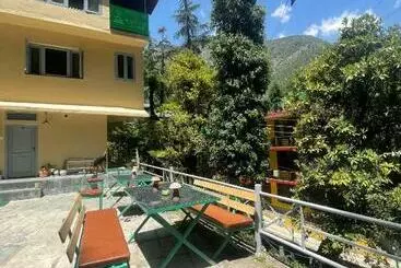 Eevolve Dharamkot   An Eco Hostel