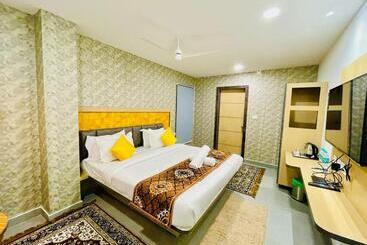 ホテル Lake View Airport Zone