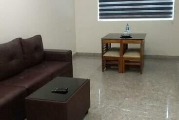 Hotel Redbell Suites Residency