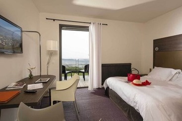 ホテル Hôtel Restaurant La Montagne De Brancion