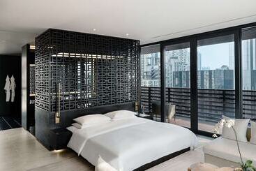 Отель The Temple House