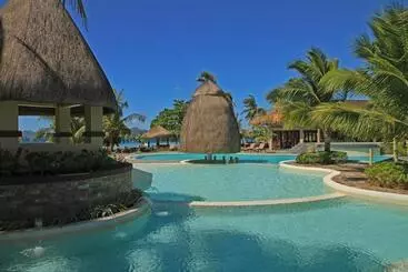 Hotel Two Seasons Coron Island Resort