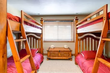 هتل Vista Point Home By Pinnacle Lodging