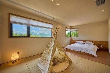 Otel Mountain And Autumn Homestay