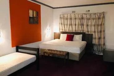 تختخواب و صبحانه Amogelang Guesthouse & Suites