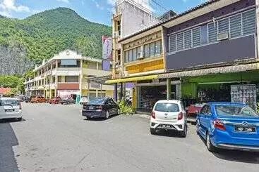 Otel Oyo 90734 Tata Inn