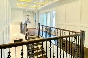 ベッドアンドブレックファースト Vancouver Shangrila House