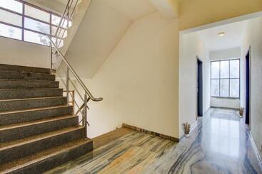 酒店 Flagship Gandharva Lodging