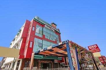 Hotel Oyo Flagship Shri Nanadan Palace