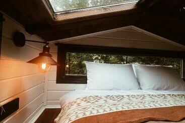 מלון כמוסות Moçkar House