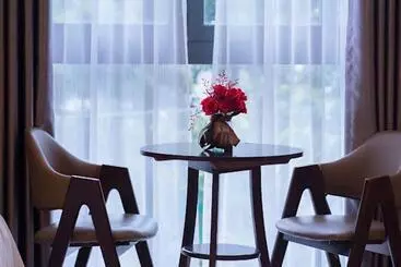 Hoàng Triều Hotel   Marina Bình Dương