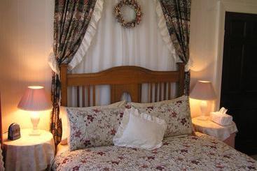 住宿加早餐  Colonial Accommodation At Undine