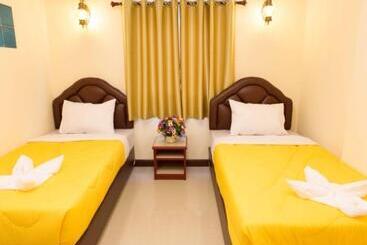 Отель Honey House 3