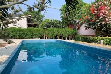 Hotel Phi Phi Ba Kao Bay Resort