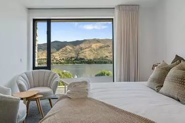 Ostello Lakeside Luxury Studio Apartment