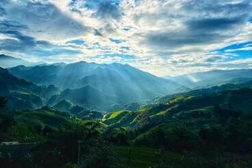 تختخواب و صبحانه A Su Homestay Mù Cang Chải