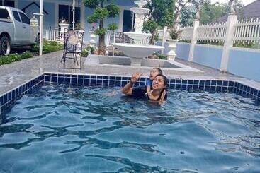 Pensió Khao Thalu Guest House