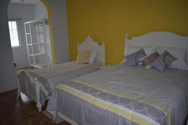 مبيت وإفطار Villa Vicente