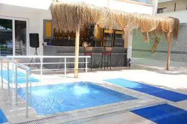 Hotel Marla Sui̇t