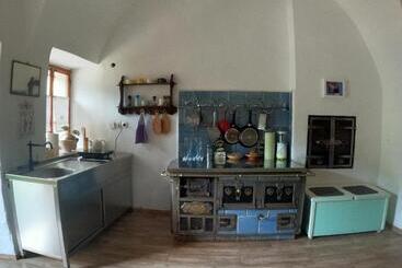 פנסיון Juvanova Hiša   Apartments And Rooms