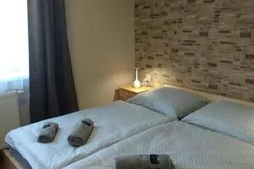Majatalo Penzion U Splavu