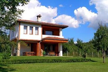 Resort Sinjirite Complex