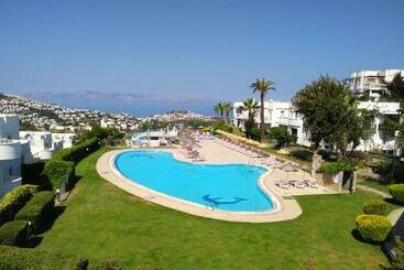 هتل آپارتمان Yalikavak Holiday Gardens