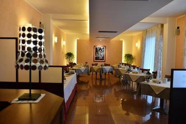 هتل Locanda Corte Girlanda