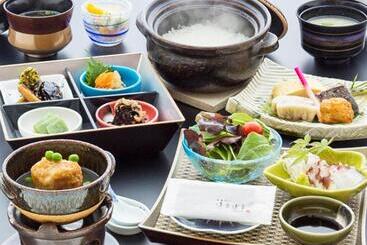 בית מלון כפרי Migiwatei Ochi Kochi