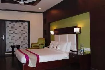 Отель Saurabh Candy By Peppermint