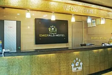 בית מלון כפרי Emerald