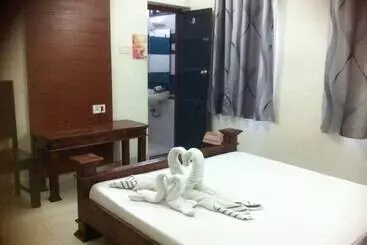 Bed and Breakfast Leelu Homestay