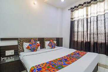 호텔 Fabexpress Taj Prince