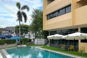 酒店 Bangsaen Villa