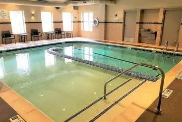 Отель Holiday Inn Express & Suites Plymouth   Ann Arbor Area, An Ihg