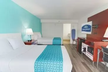 ホテル Howard Johnson By Wyndham Virginia Beach At The Beach