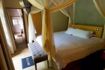 هتل The Royal Sichango Village