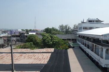 هتل U Sabuy Mansion Trang