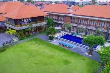 בית מלון כפרי Kubu Cempaka Seminyak