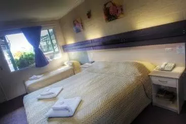 The Vines Motel & Cottages