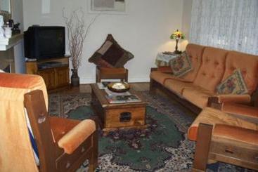 Cottage On Tottenham Holiday House