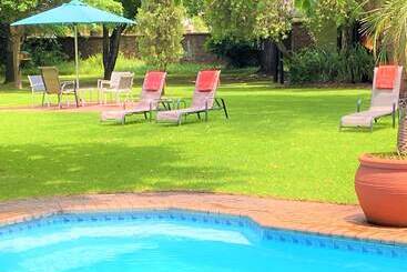 بنسيون Safari Club Sa