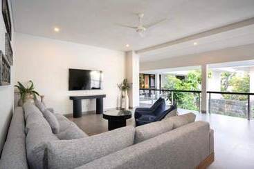 דירות לתיירים Villa Lamunan