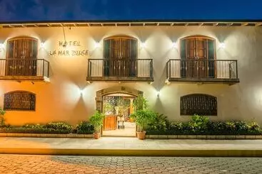 Hotel La Mar Dulce