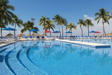 هتل Royal Decameron Indigo All Inclusive