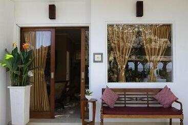 Hotel Villa Agung Beach Inn