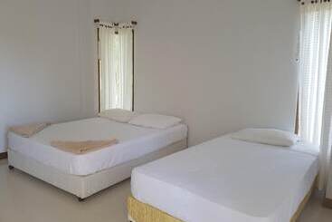 בית מלון כפרי Diamond Beach Resort