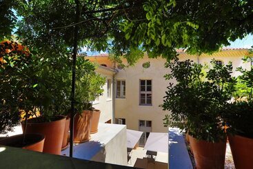 فندق Hôtel De La Villeon