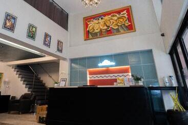 فندق Davao Royal Suites And Residences