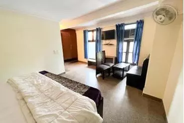 Hotel Oyo Rooms New Friends Colony Crossroad